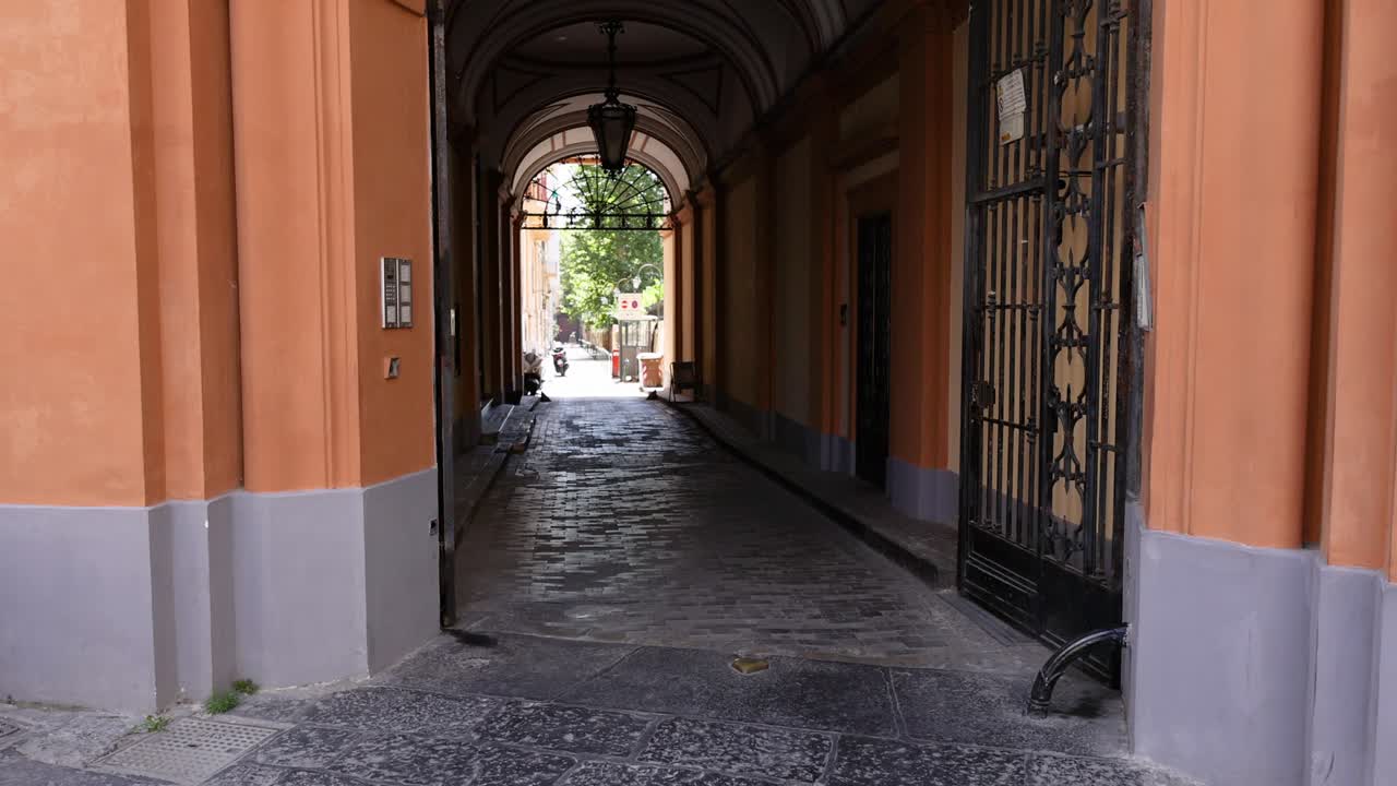 подробный вид украшенного входа