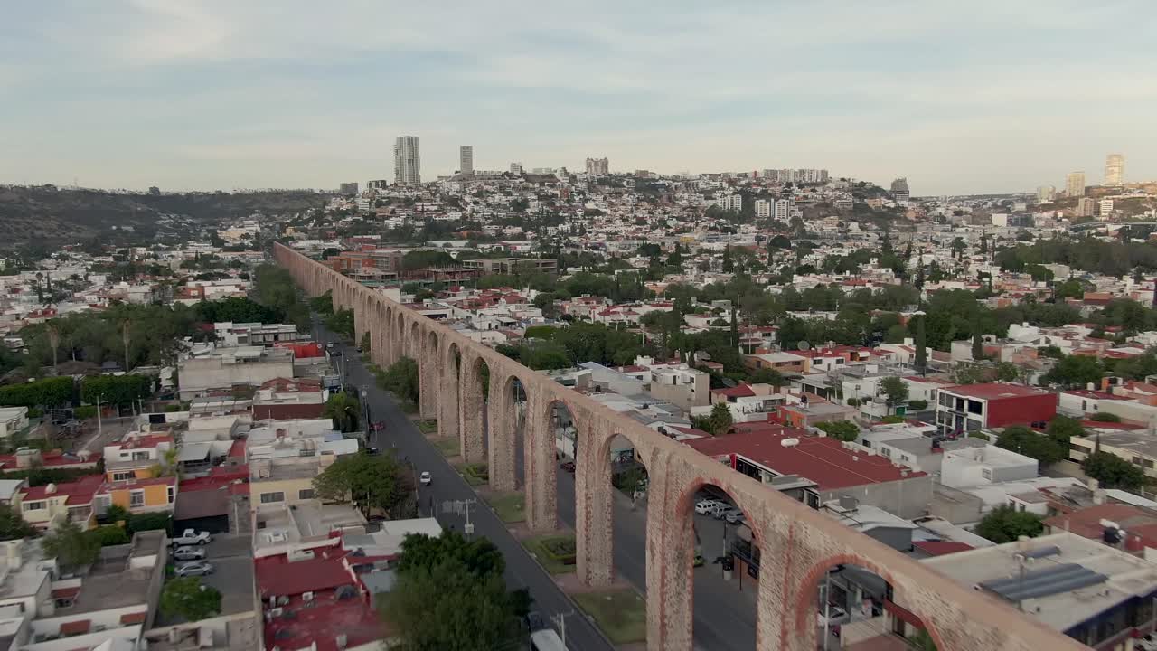acueducto de querétaro - hito histórico en santiago de querétaro, méxico
