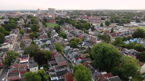 toma aérea de establecimiento del centro de la ciudad en los estados unidos de américa