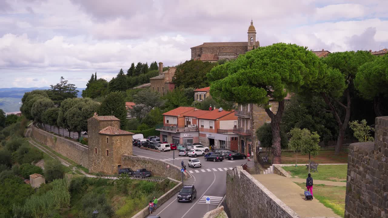 Landscape of Tuscany, Italy on a cloudy day