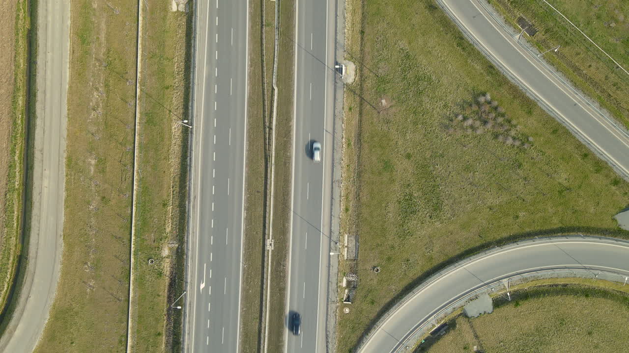 도시 외부의 드론 도로 교통에서 하향식 보기