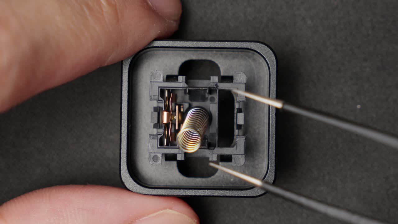 키보드 스위치 조립, 정밀성과 기능성을 위한 제작