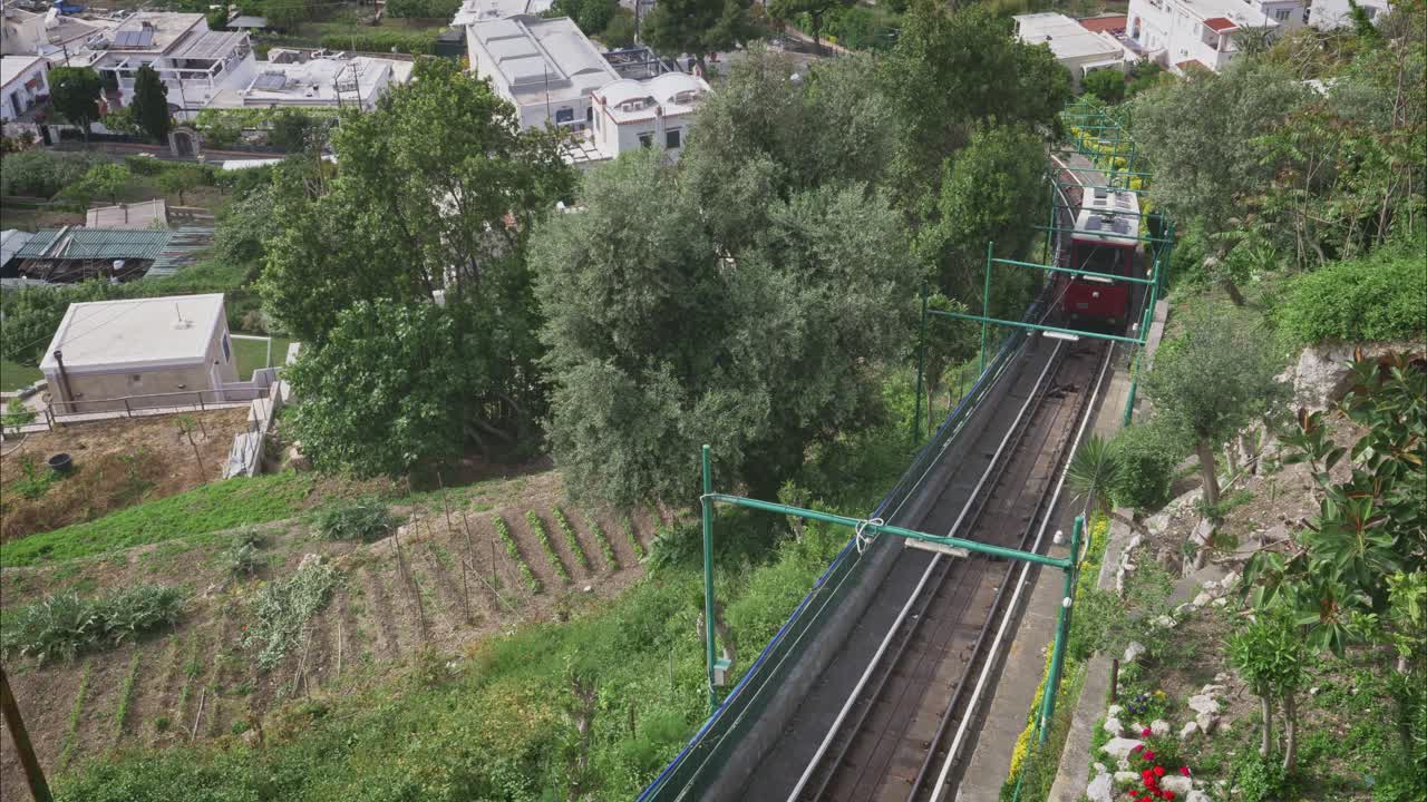 tren funicolar timelapse en capri, italia, mini mundo