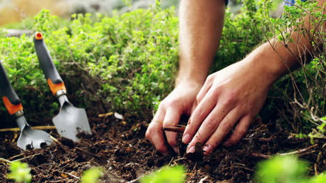 Algunos-Lo-Llaman-Suciedad,-Los-Agricultores-Lo-Llaman-Potencial