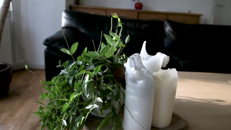 Candles-with-flowers-on-the-table