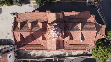 techo de la mezquita en la ciudad