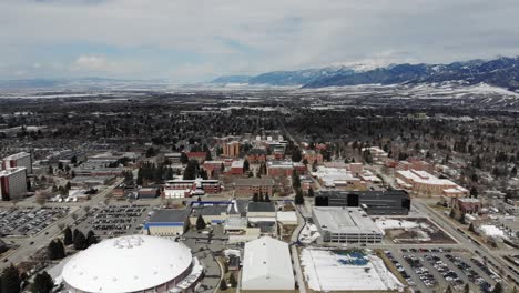 Drohne-Schoss-Im-Winter-über-Bozeman-Montana