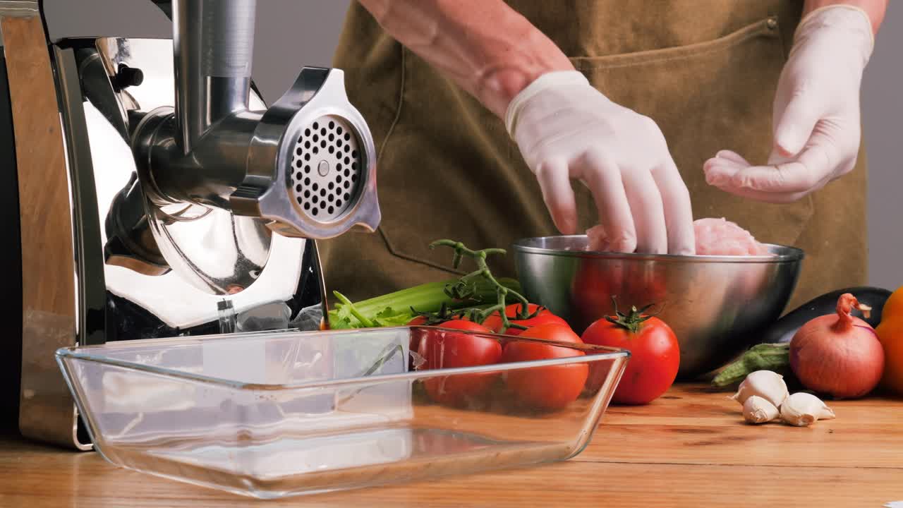Preparing Minced Chicken for an Appetizer
