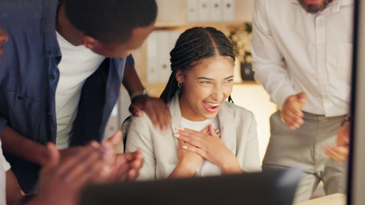 사업가들, 박수와 축하