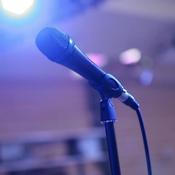 Microfono e luci del palco