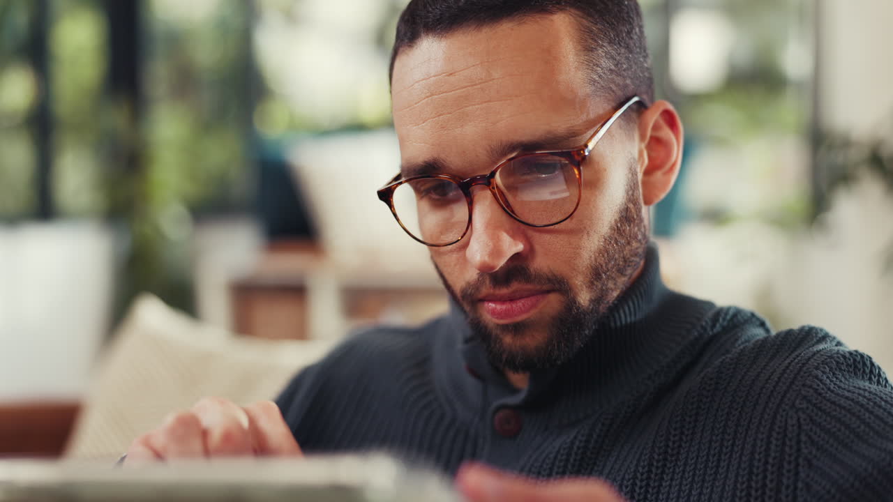 Man using electronic device