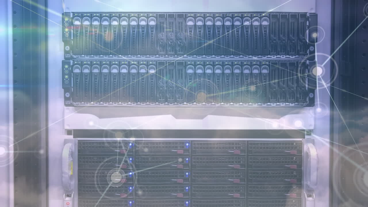 컴퓨터 서버 하드웨어를 통한 연결 네트워크의 애니메이션