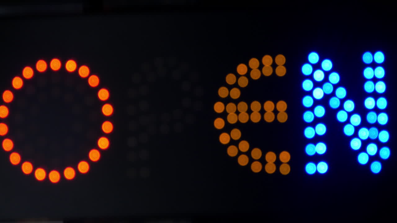 bandera abierta con letras coloridas