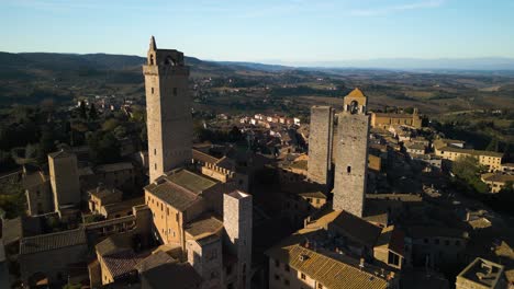 el retroceso aéreo revela san gimignano