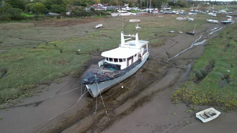sarinda, lancha de defensa del puerto utilizada en los desembarcos del día d - restauración media