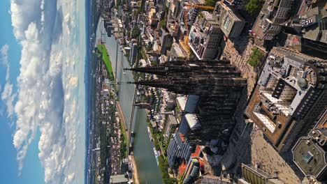 Majestic-Cologne-Cathedral-capture-in-all-it’s-glory,-vertical-footage