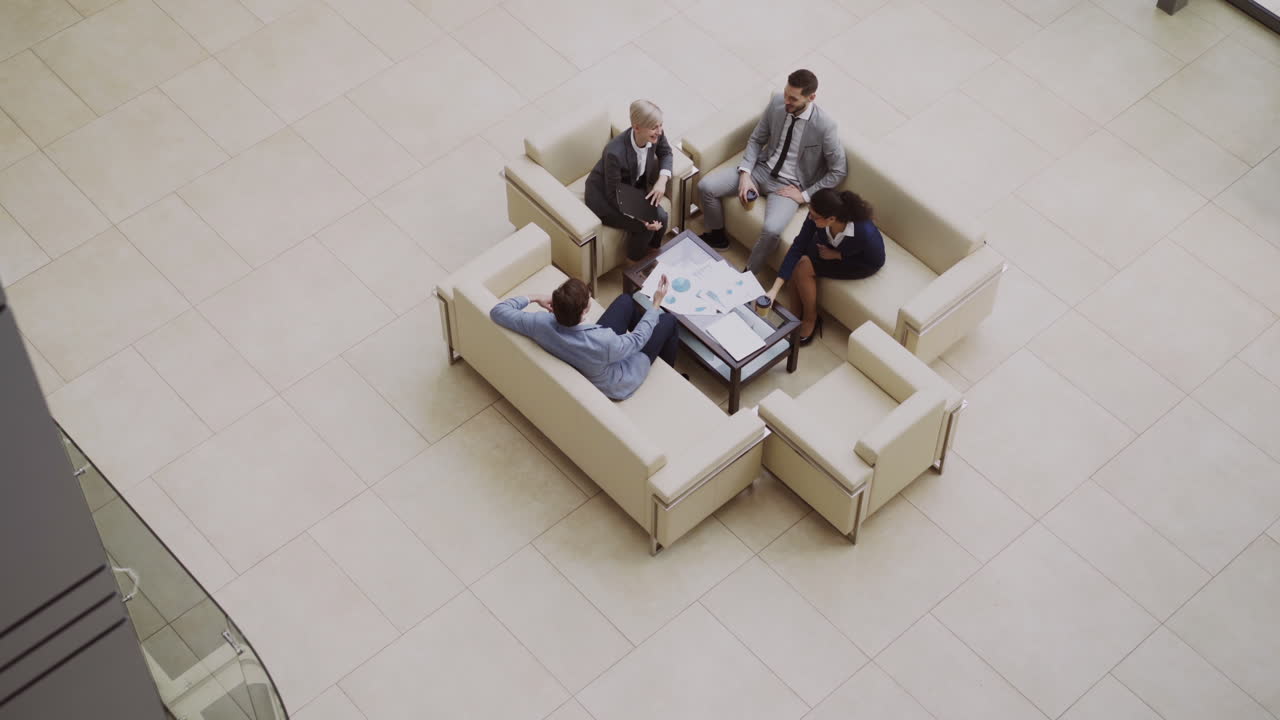 reunión de equipo de negocios en una oficina moderna