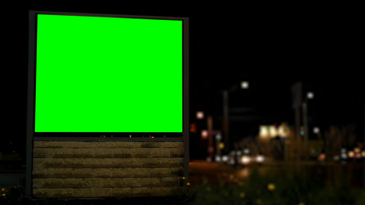 cartelera vacía con pantalla verde de clave de croma en la noche 4k