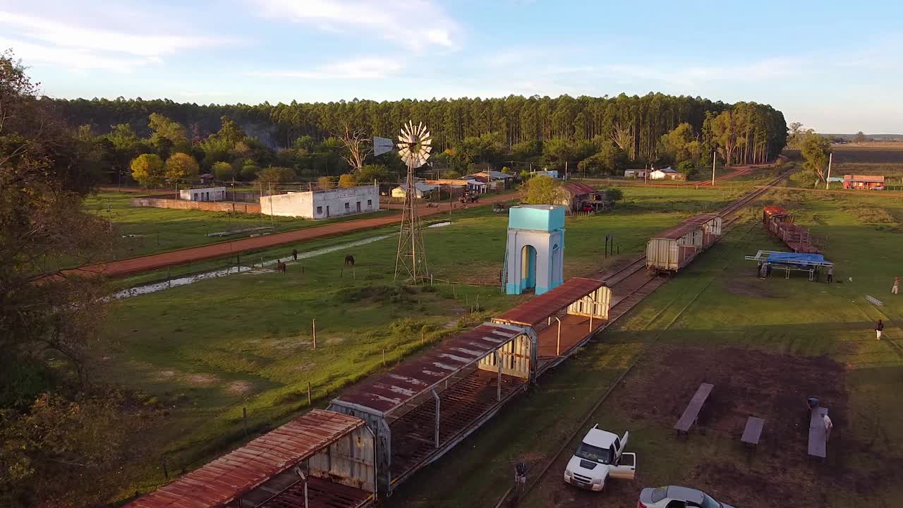 버려진 기차역 의 공중 사진