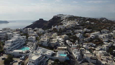 Looking-over-the-city-of-Thira-during-the-summer