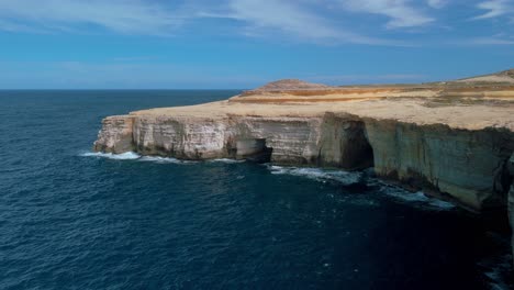 Acantilados-En-Gozo,-Isla-De-Malta.