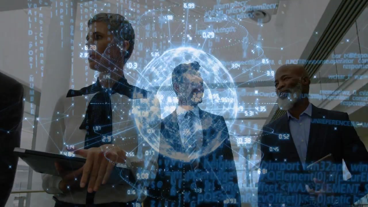 Affärsteam går i en korridor, mannen i mitten gestikulerar med en surfplatta som aktiverar en holografisk jordglob för att granska data
