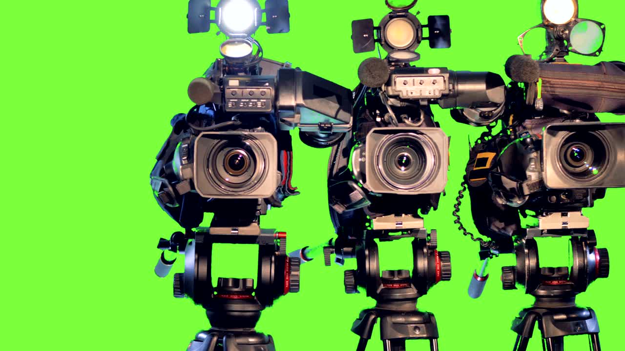 크롬케이에 있는 3개의 큰 비디오 카메라, 4k.
