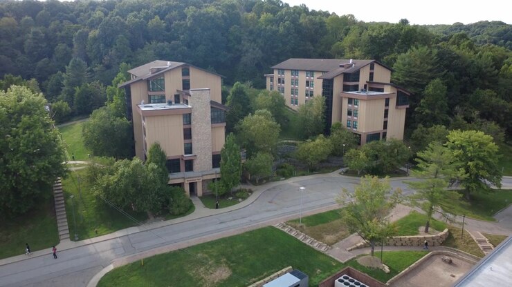 Hocking College i Nelsonville, Ohio, placeret mod Hocking Hills sent på eftermiddagen