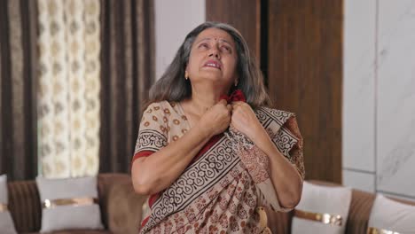 Old-Indian-woman-sweating-in-summers