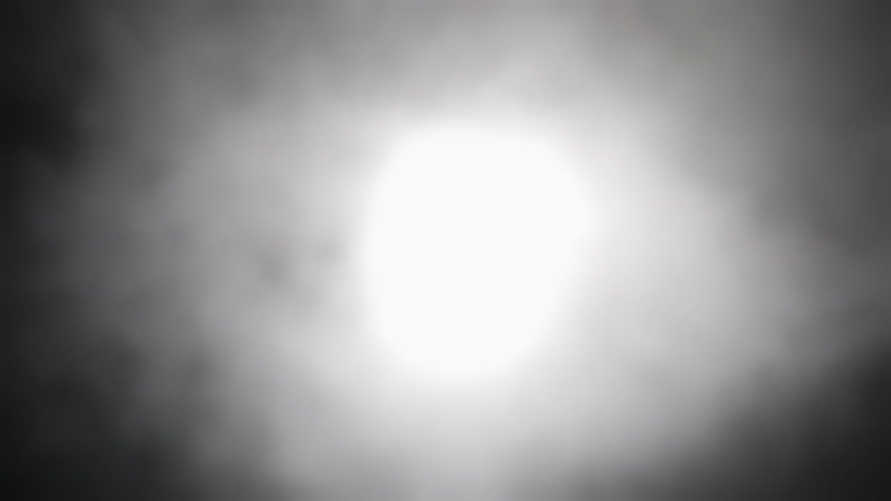 странный, светящийся, инопланетный, ufo шар свет, призрак или лунный свет с дымом и туманом для хэллоуина или научной фантастики, научной фантастики фона