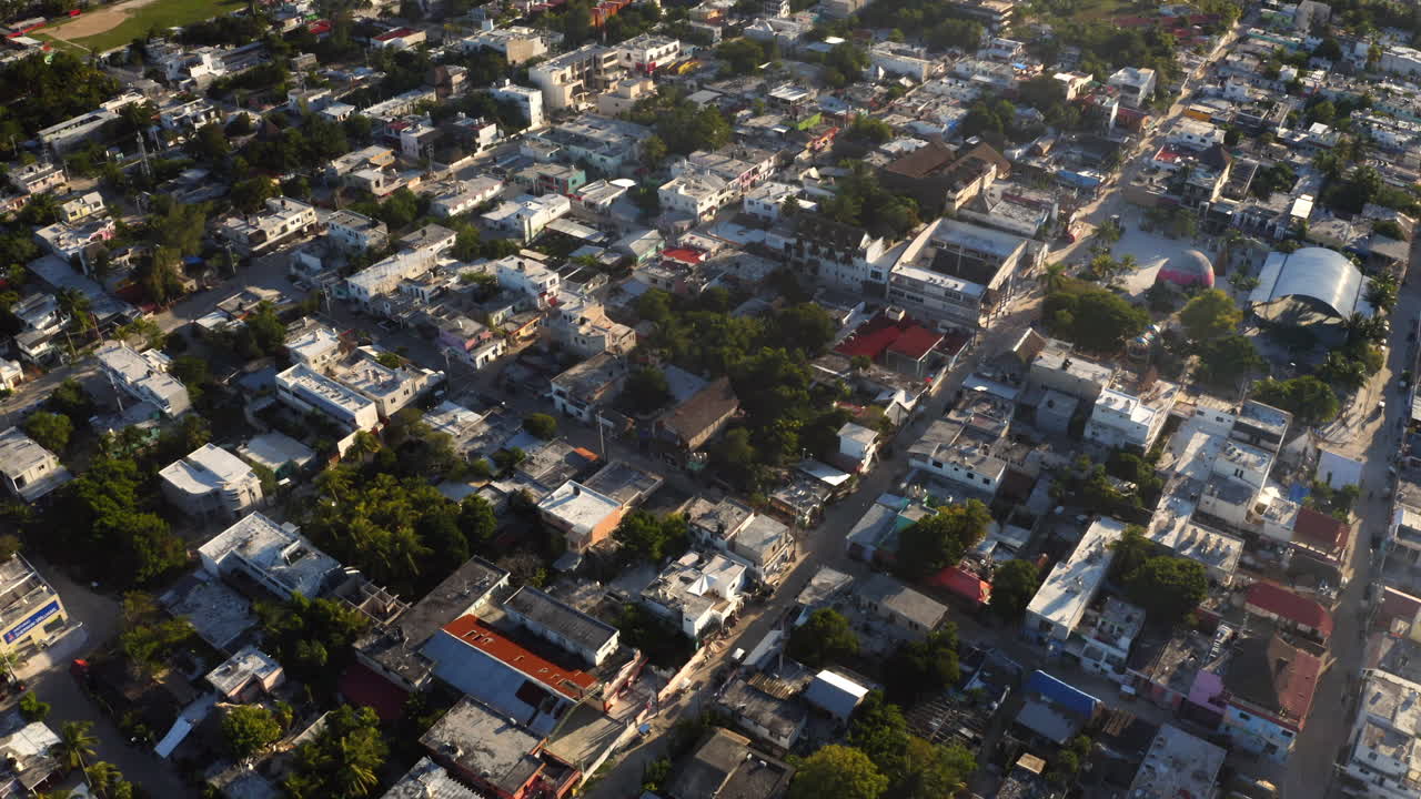 área residencial de la ciudad con bloques de apartamentos y casas, holbox, méxico