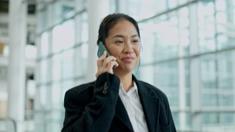 Phone-call,-business-woman