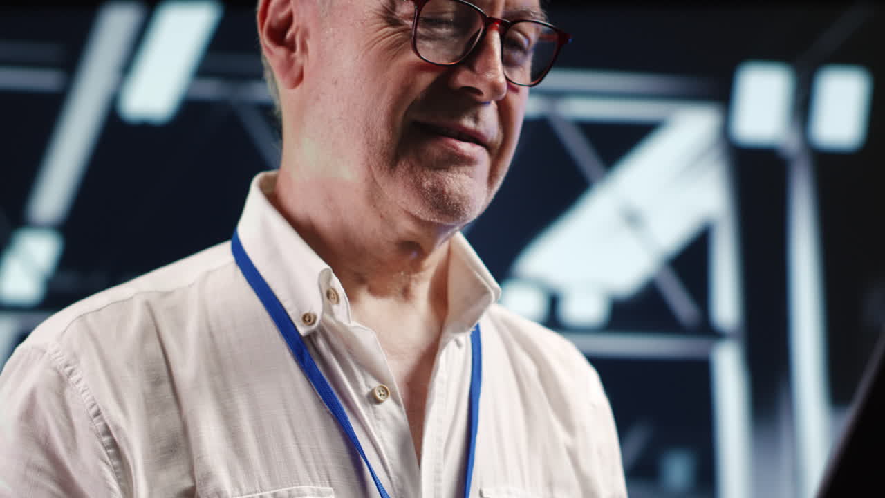 Konsulent udfører datacentermanagement