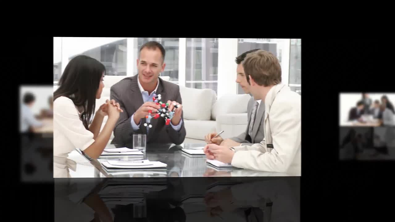 비즈니스 팀이 열심히 일하고 있습니다.