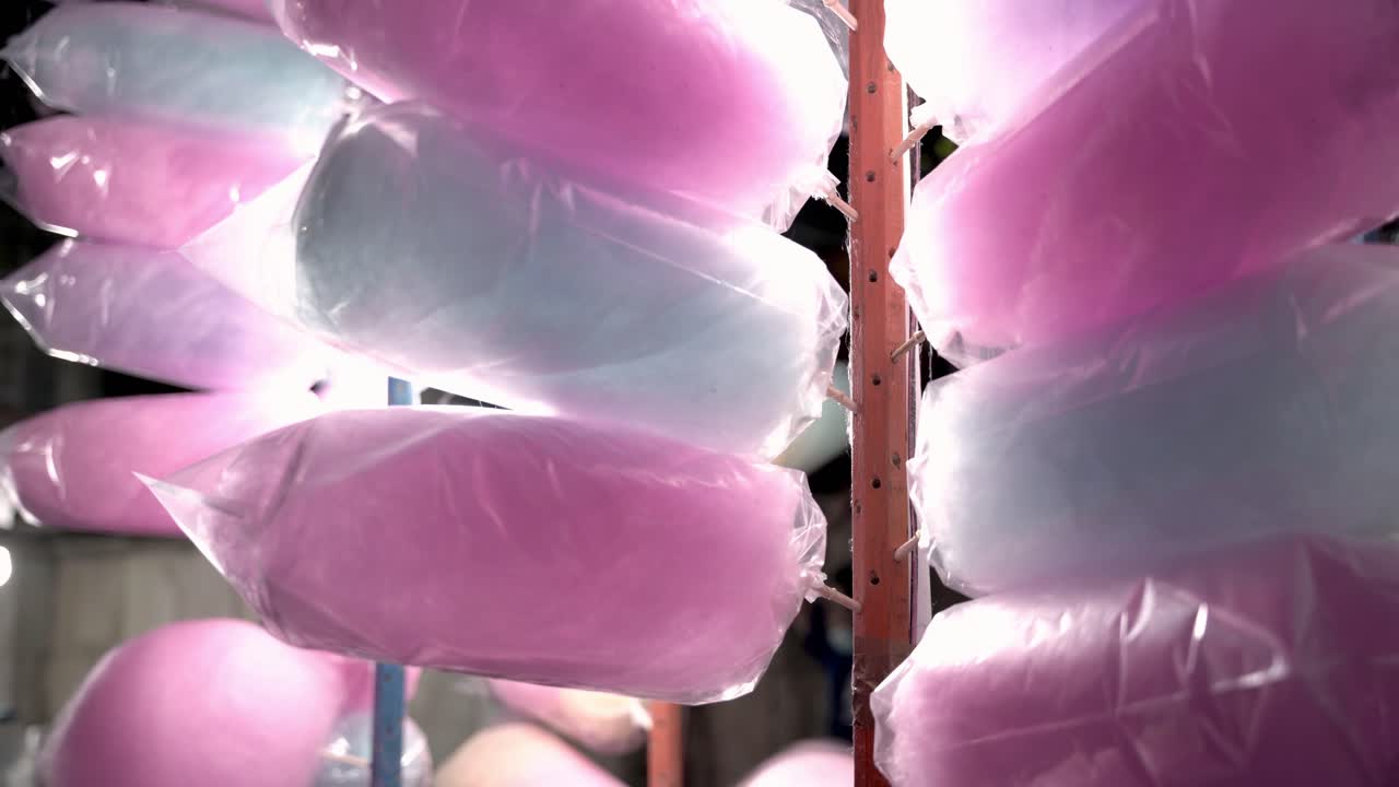 시내에서 솜사탕을 팔다