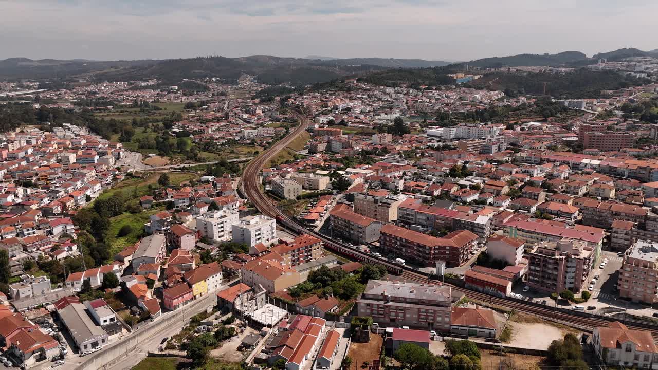Vista Aérea de uma Cidade em Portugal