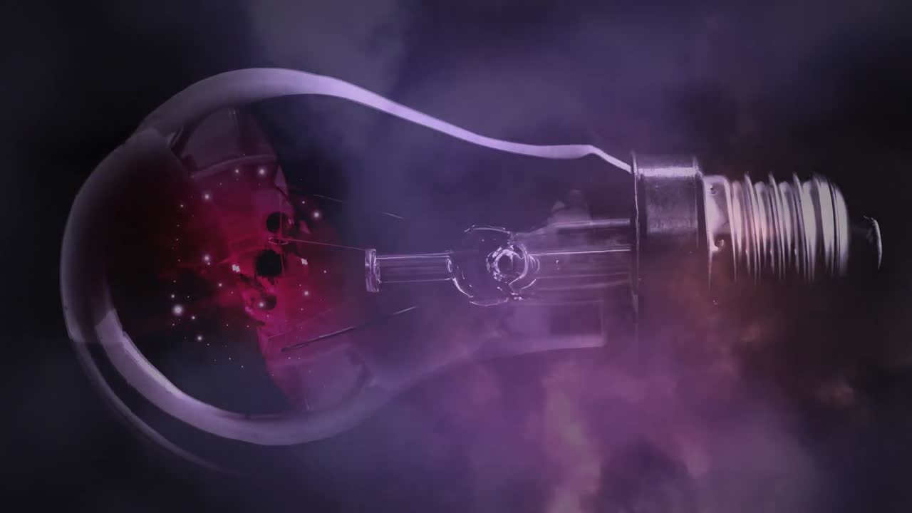 bombilla con relámpago