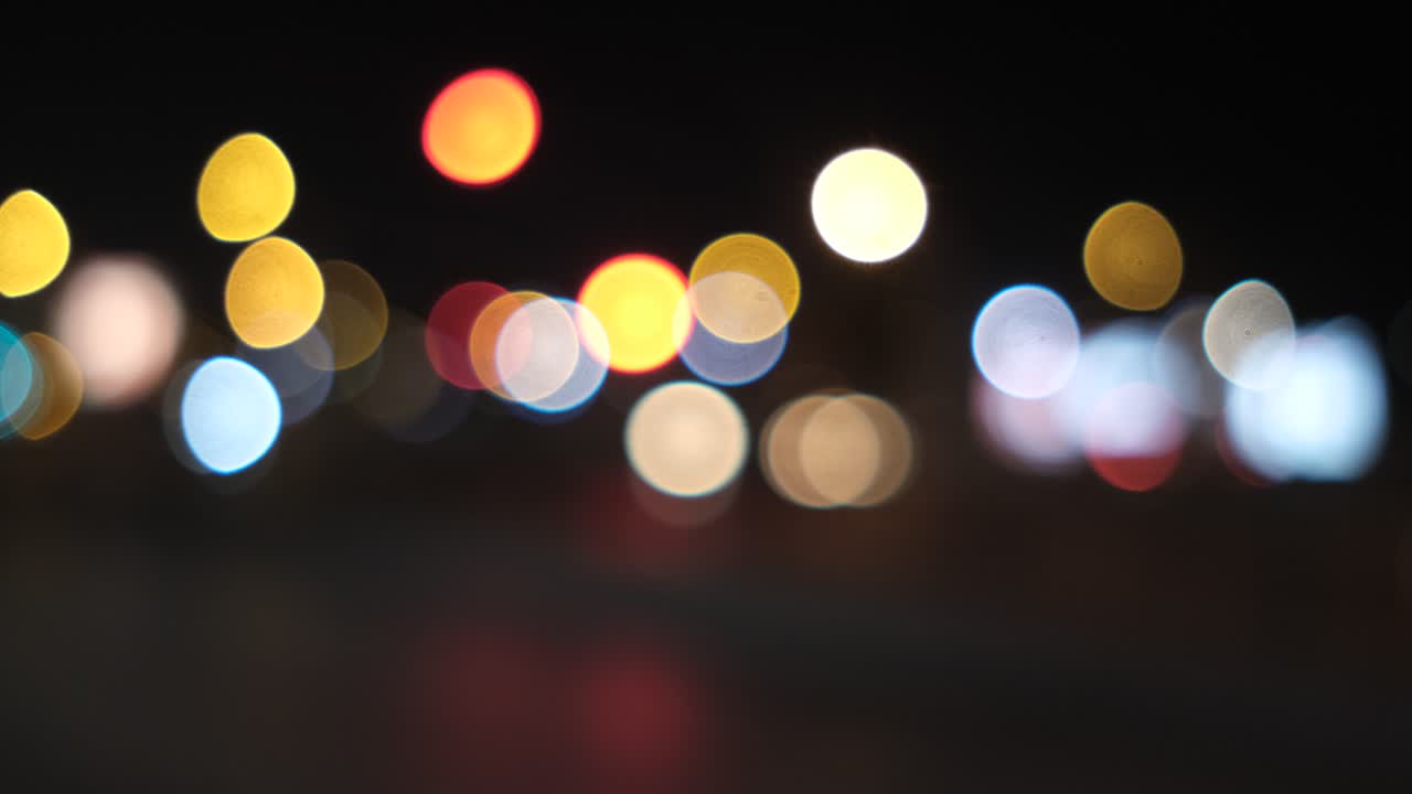 luz no enfocada en la oscuridad