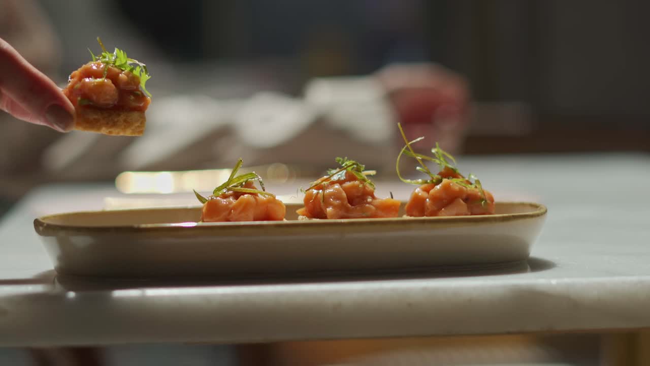 comida deliciosa en un restaurante de lujo primer plano, insert shot