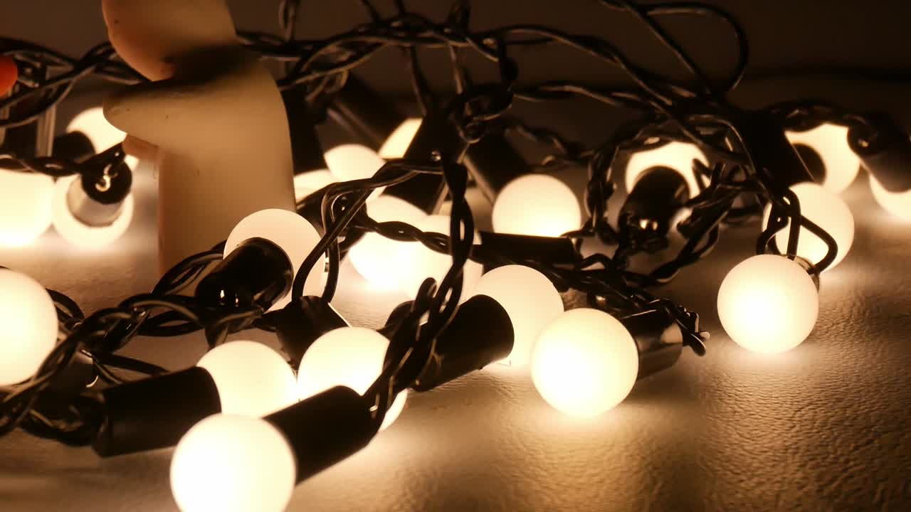 따뜻한 톤 개념의 조명.