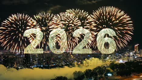 fuegos artificiales de la víspera de año nuevo sobre el horizonte de la ciudad 2026