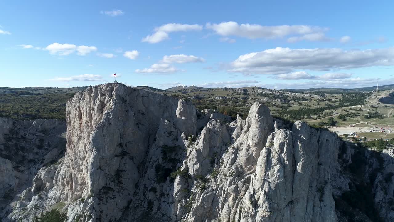 발이 있는 산꼭대기