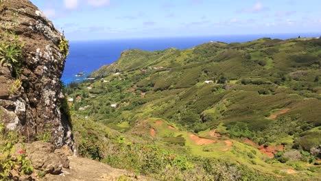 mire adamstown desde el punto más alto de la isla de pitcairn