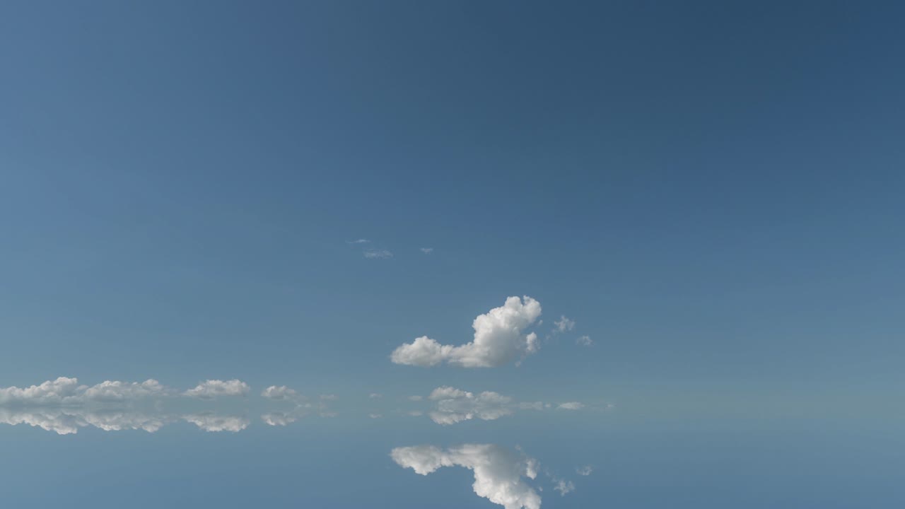 푸른 하늘 위의 색 은 구름과 그 반사, 비디오 루프로 구성된 미래의 배경