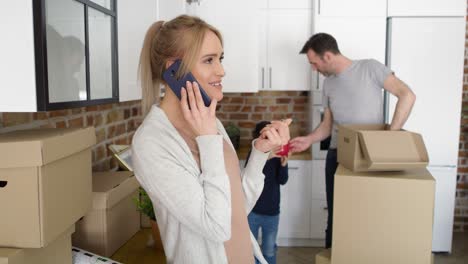 Video-of-woman-calling-and-holding-house-keys