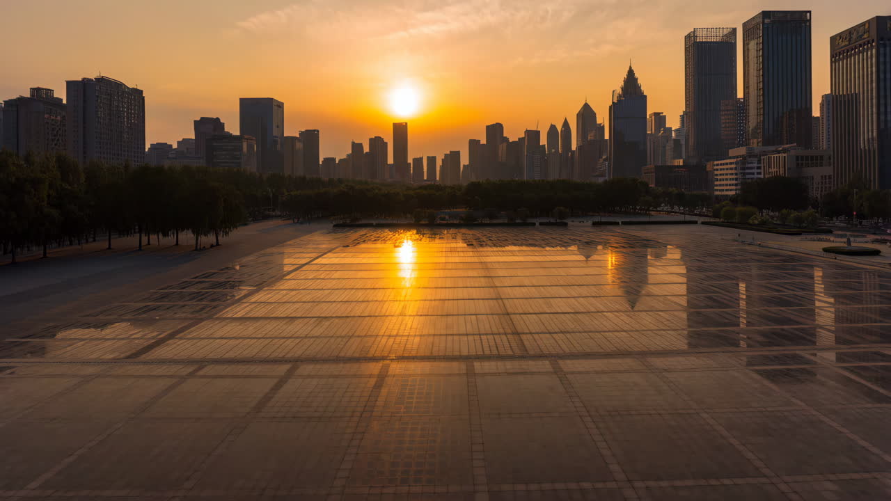 Skyline Deslumbrante da Cidade na Hora Dourada com Praça Reflexiva