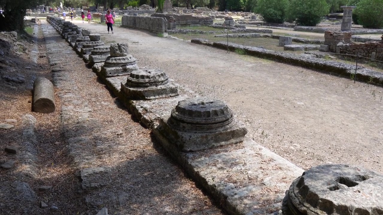 Sito archeologico dell'Antica Olimpia che rivela la storia greca.