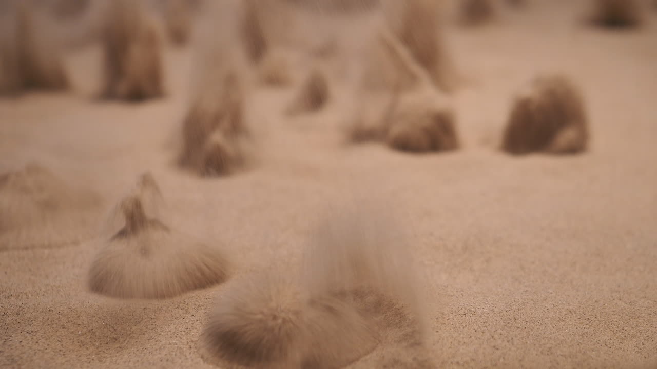 모래 폭풍: 사막의 추상적인 질감과 패턴