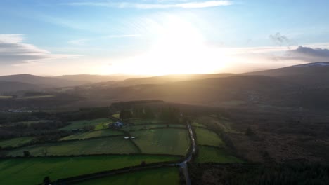 Madera-En-Rollo,-Wicklow,-Irlanda