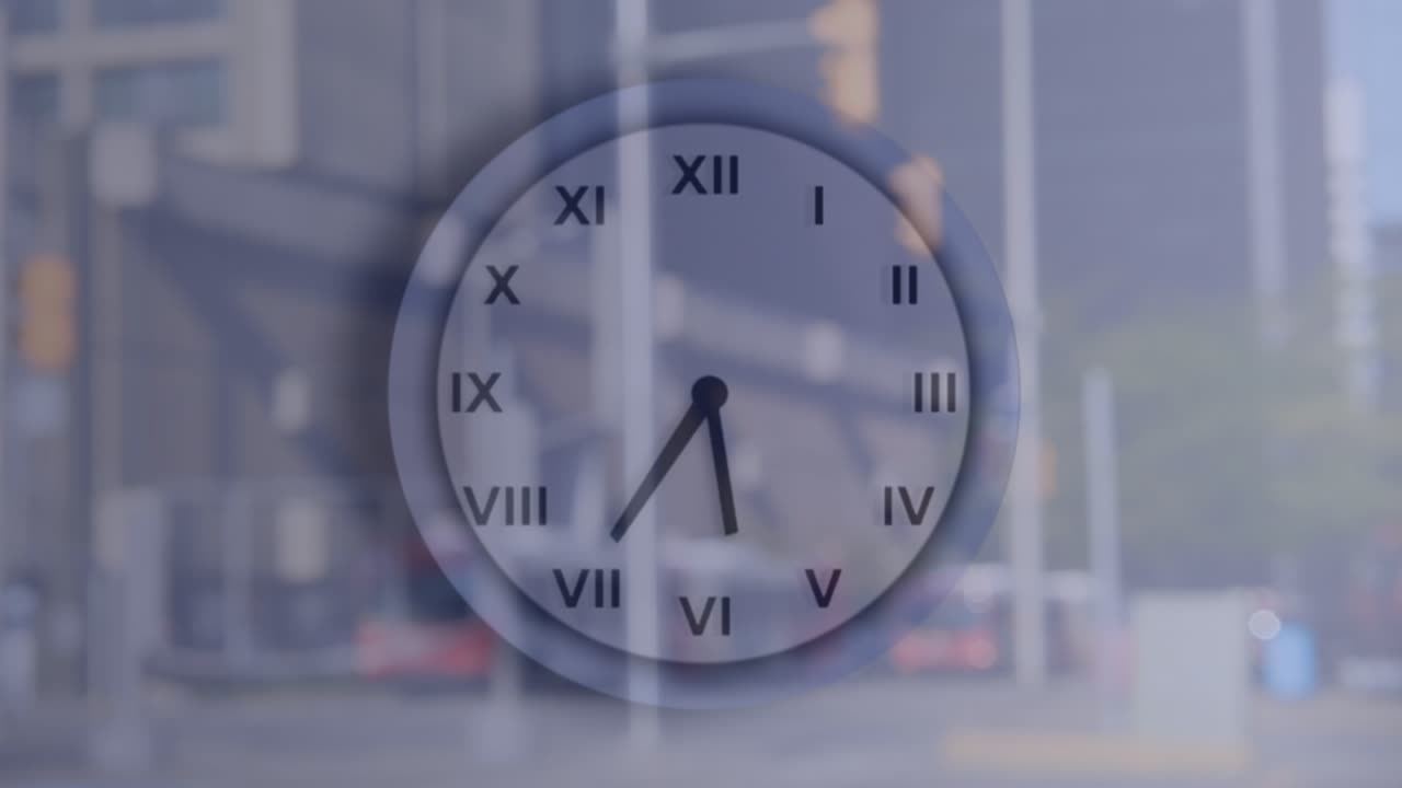Animación de un reloj moviéndose sobre una ciudad.